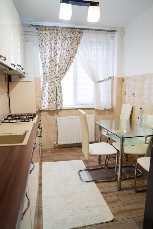 Ultracentral Golden Apartament 2 Suceava Exterior foto